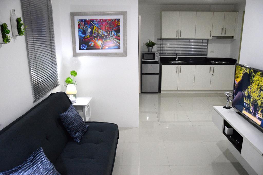 Jazz Makati Luxury Apartment Manila Bagian luar foto