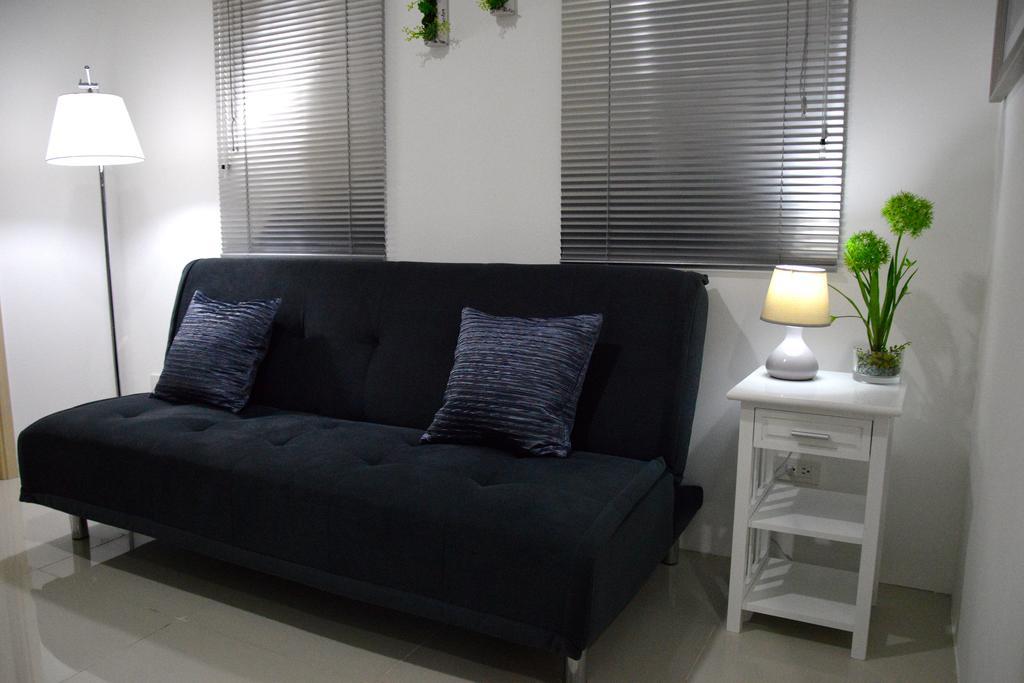 Jazz Makati Luxury Apartment Manila Bagian luar foto