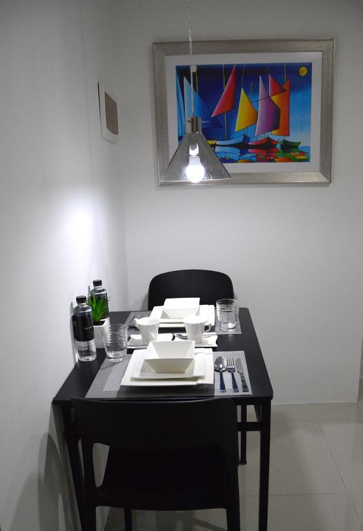Jazz Makati Luxury Apartment Manila Bagian luar foto