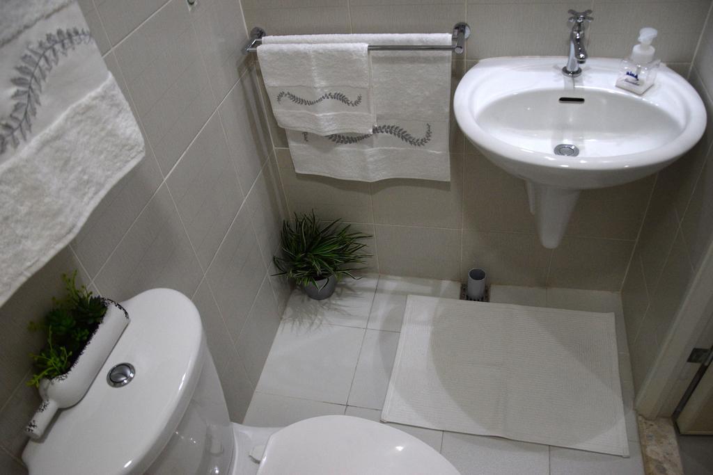 Jazz Makati Luxury Apartment Manila Bagian luar foto