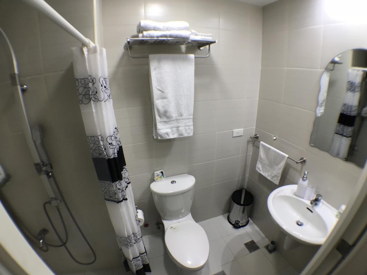 Jazz Makati Luxury Apartment Manila Bagian luar foto