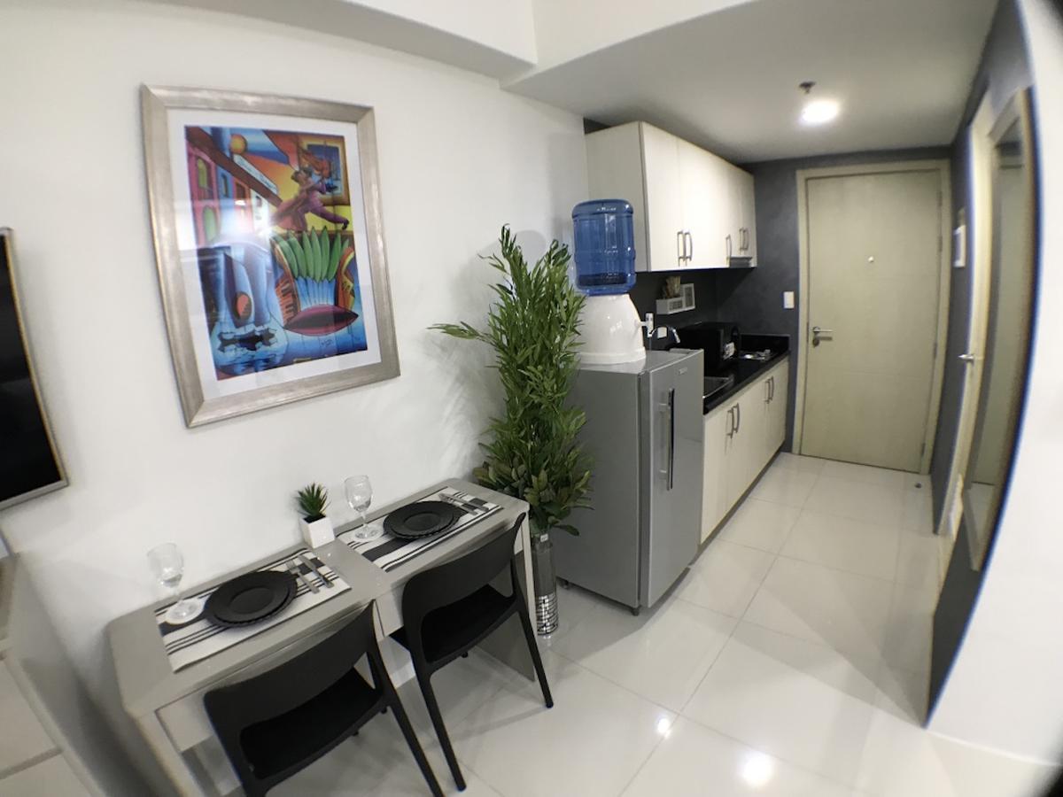Jazz Makati Luxury Apartment Manila Bagian luar foto
