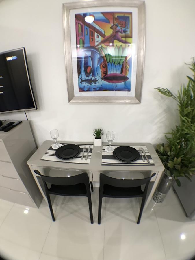 Jazz Makati Luxury Apartment Manila Bagian luar foto