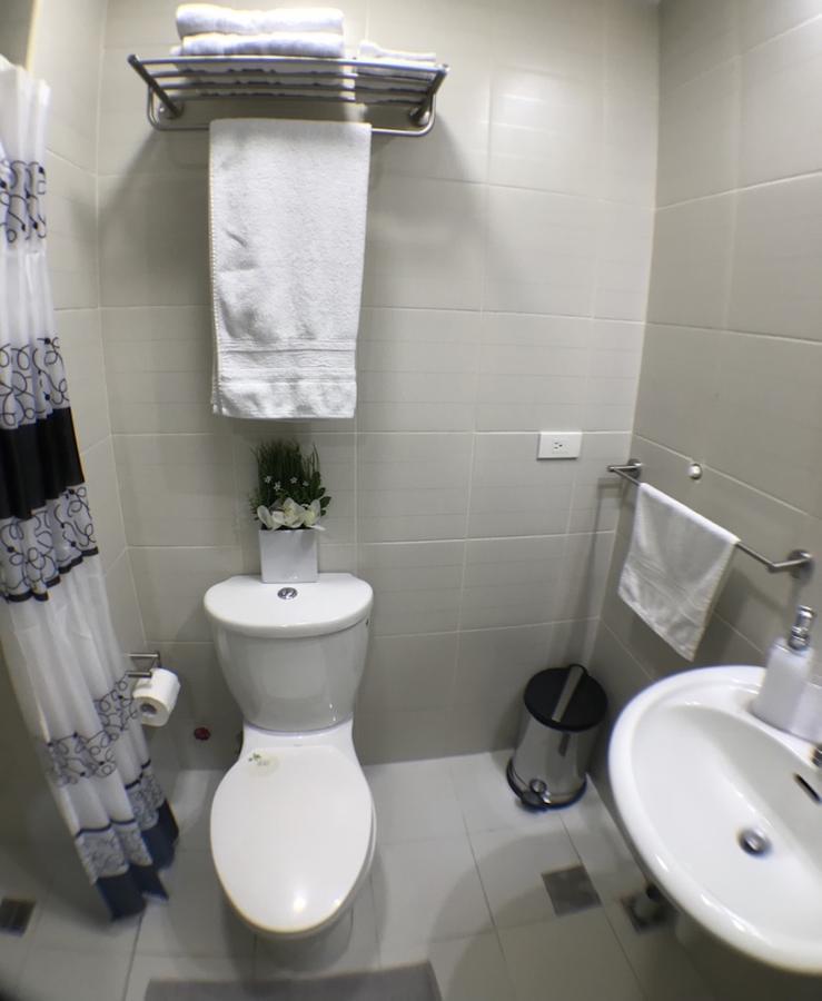 Jazz Makati Luxury Apartment Manila Bagian luar foto